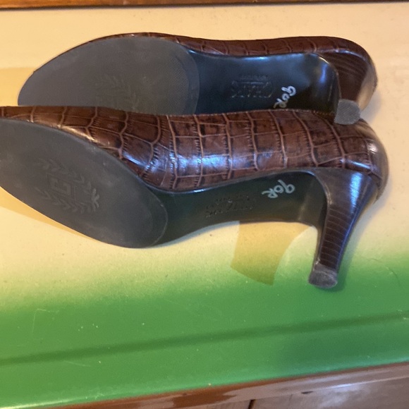 Chaps Peep Toe Crocodile Addney Peep Toe - Picture 5 of 5